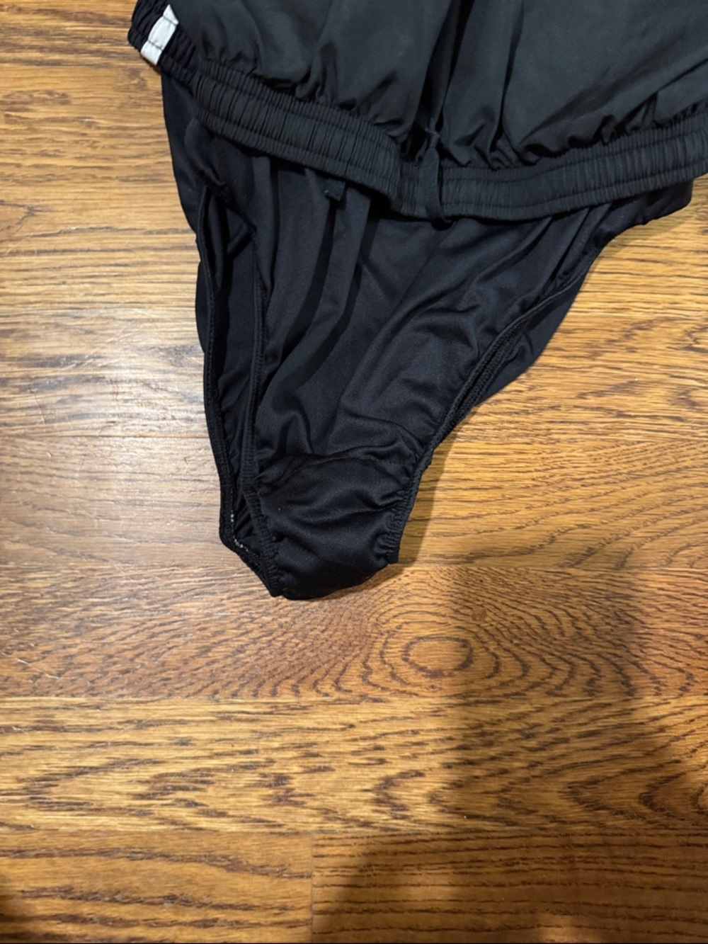 Nike Women’s Black Athletic Shorts with White Piping size Medium - Picture 4 of 4